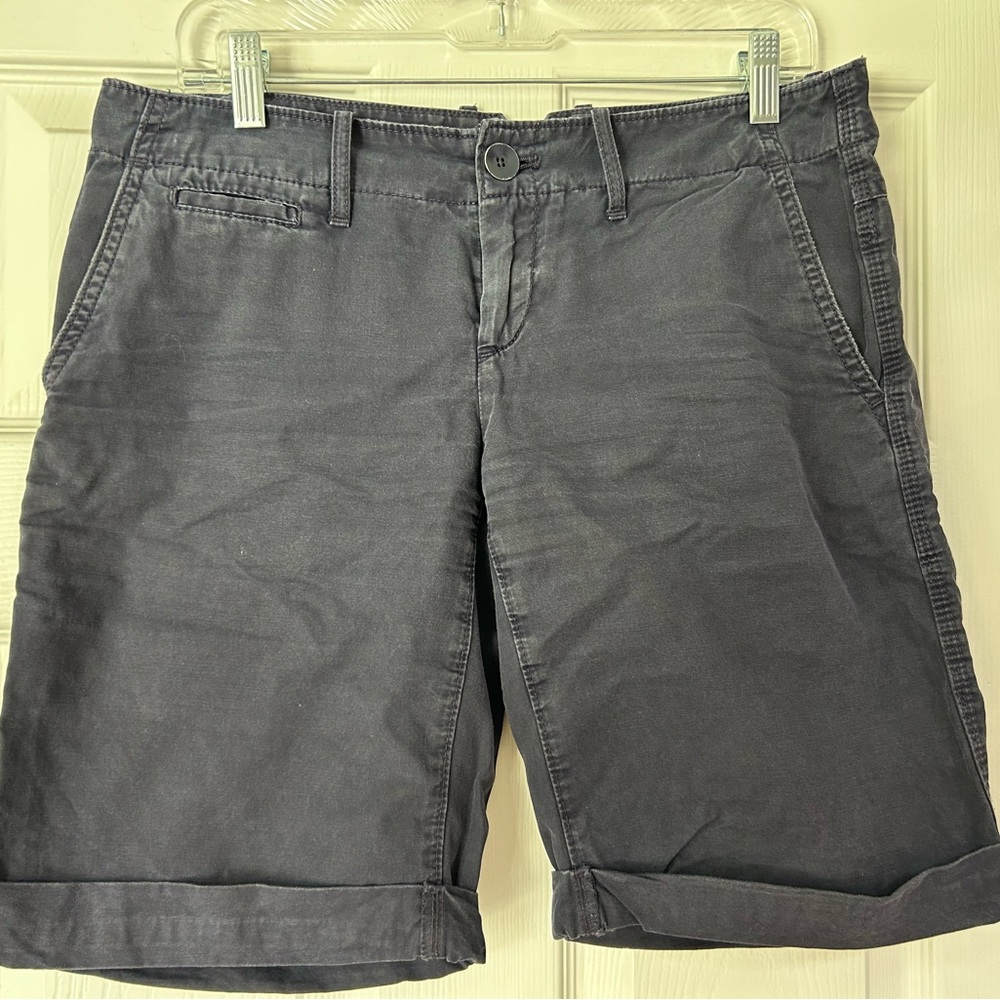 GAP navy blue Bermuda Shorts Cotton Blend Flat Front size 4